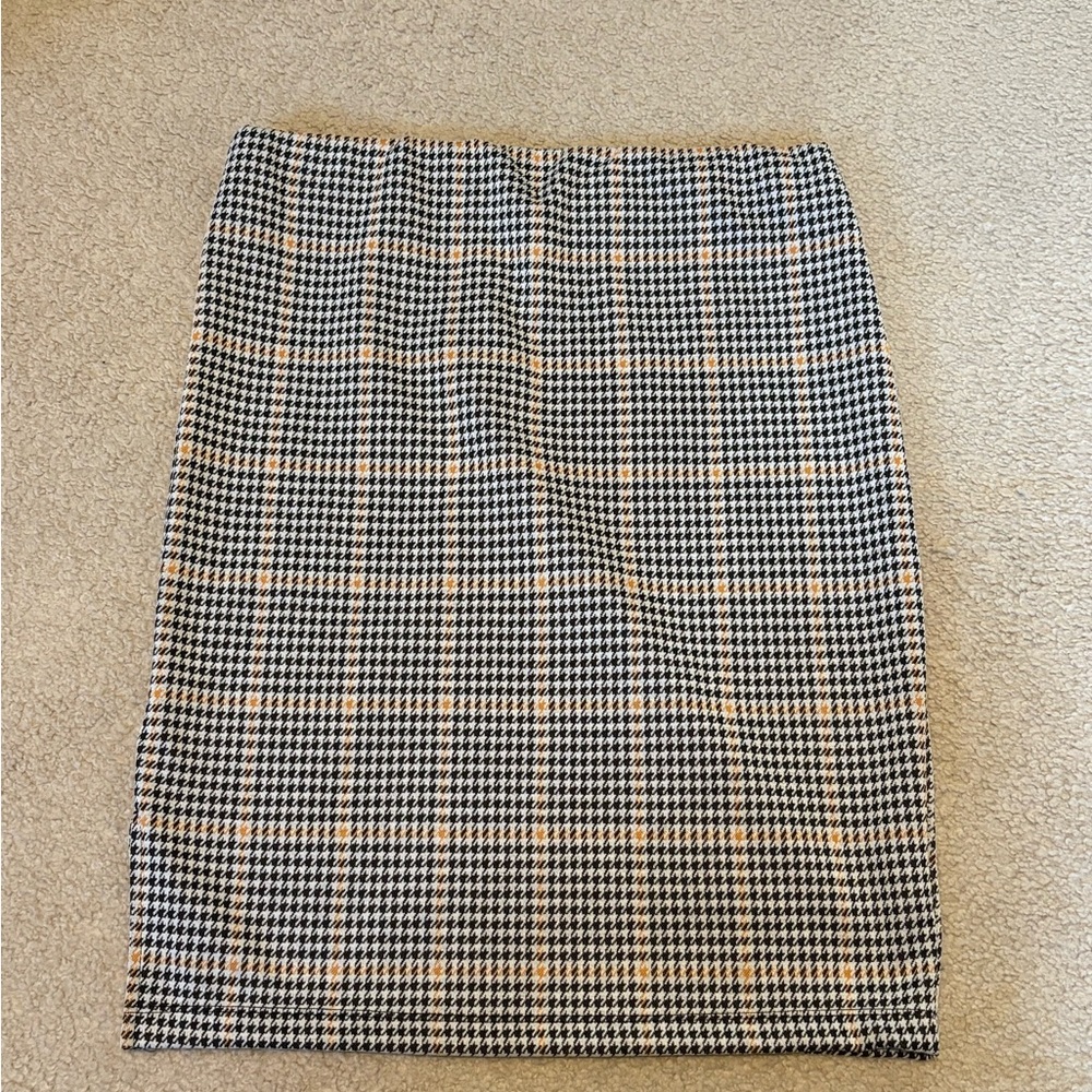 SO Black and Cream Checkered Pencil Skirt